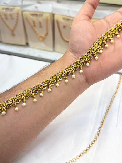 Minimal Stone Hip Chain