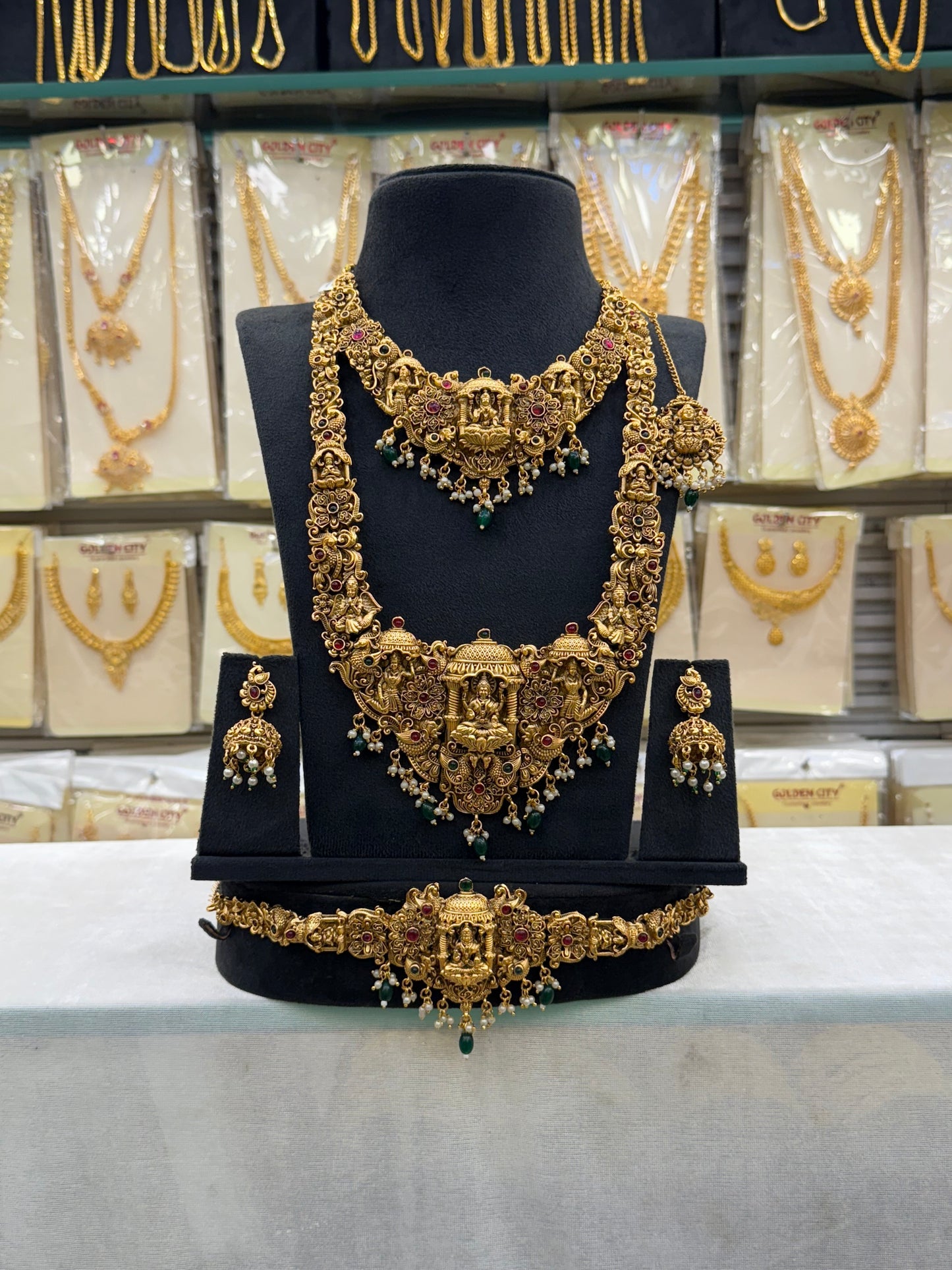 Antique Trending Design Bridal Set Green Beats