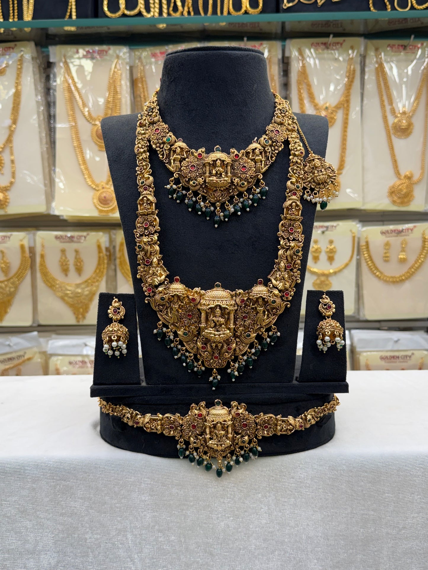 Antique Trending Design Bridal Set Green Beats