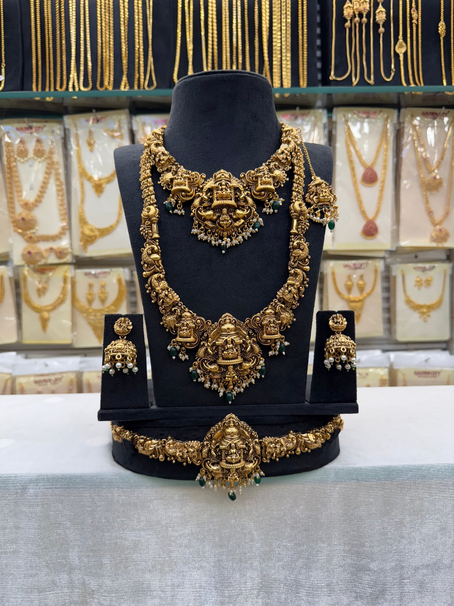 Antique Green Beats Bridal Set