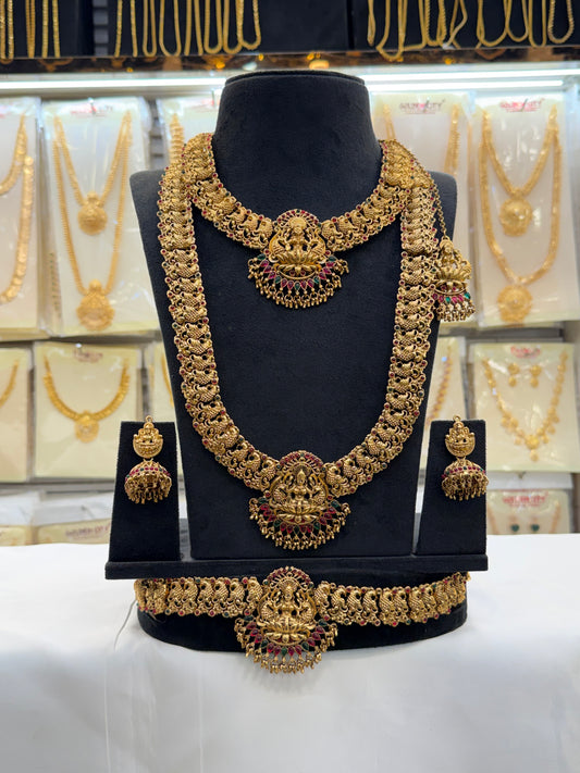 Antique Traditional Design Bridal Set