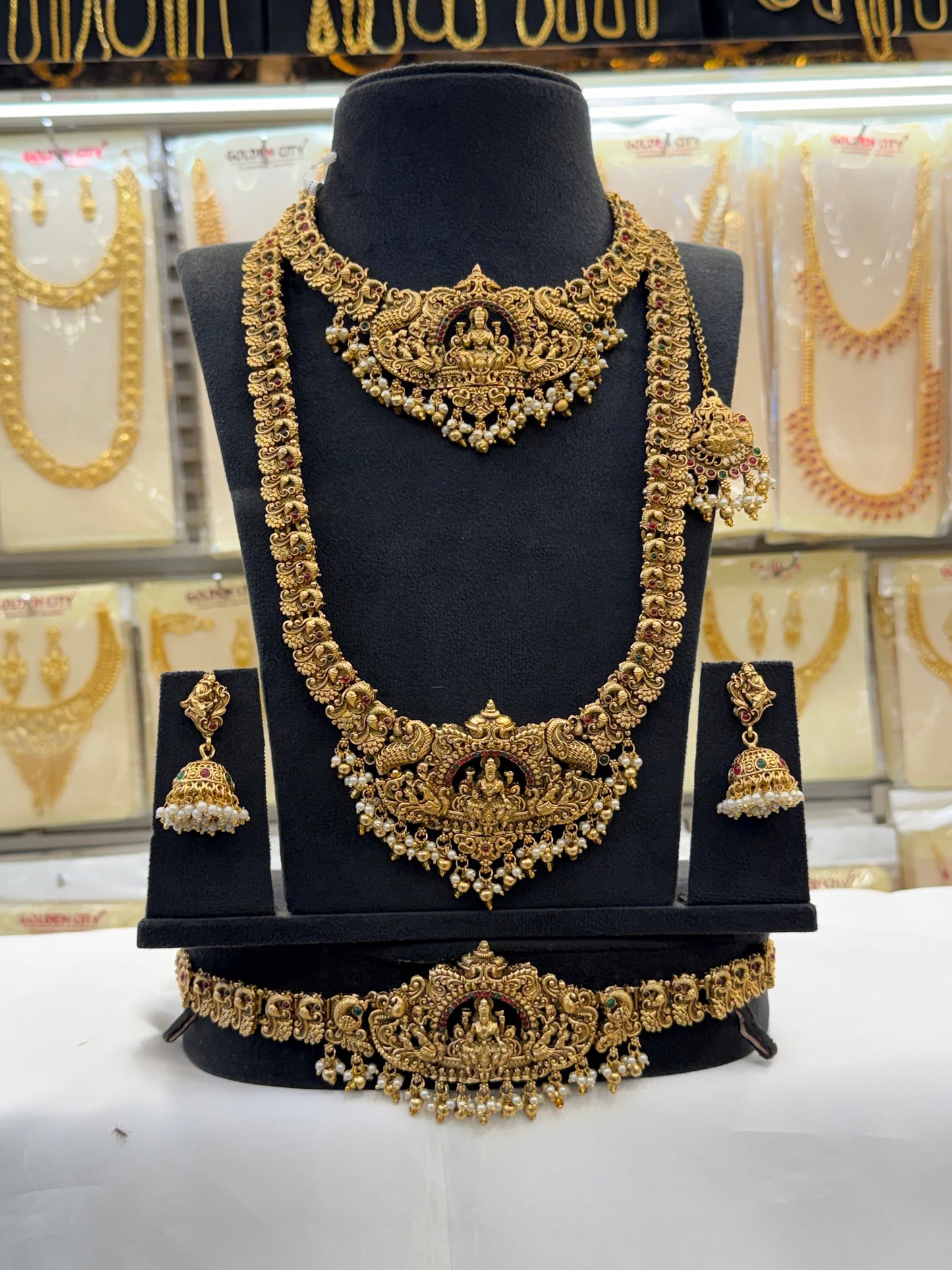 Grand Royal Antique Bridal Set