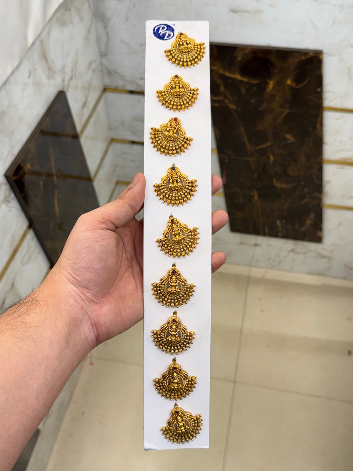 Antique Temple Jada Billa
