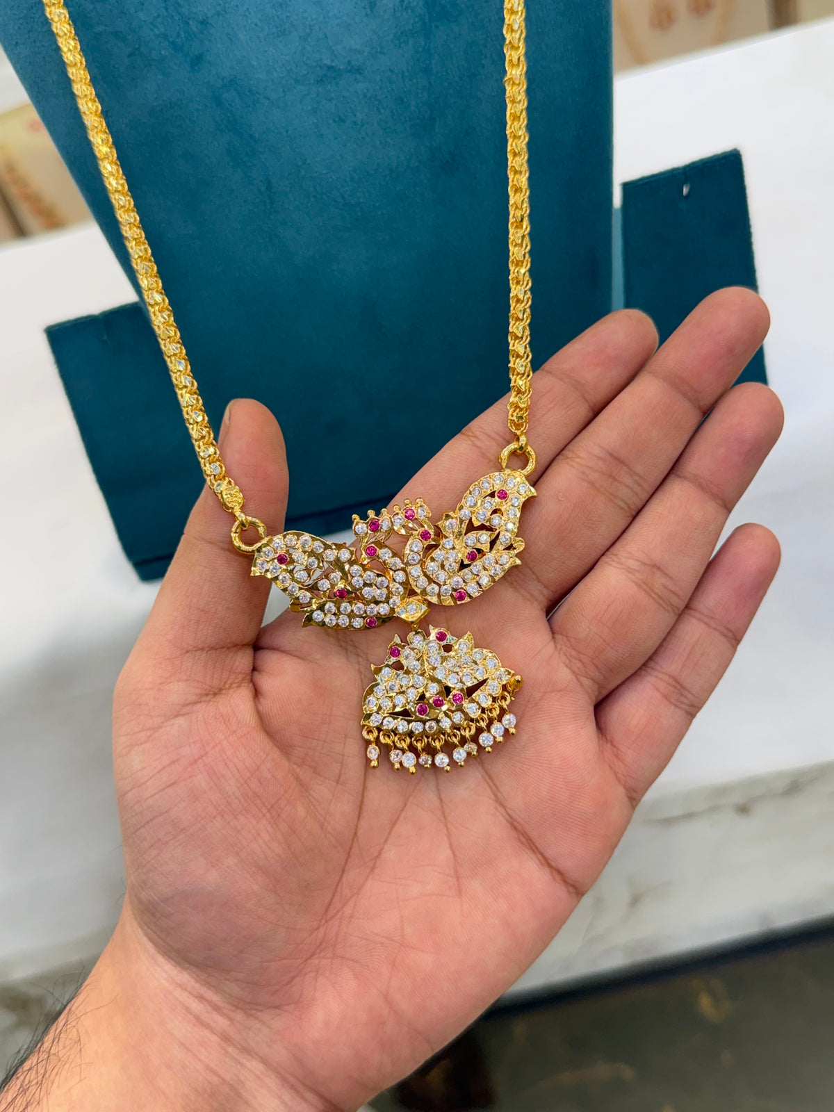 Elegant Peacock Impoun Chain