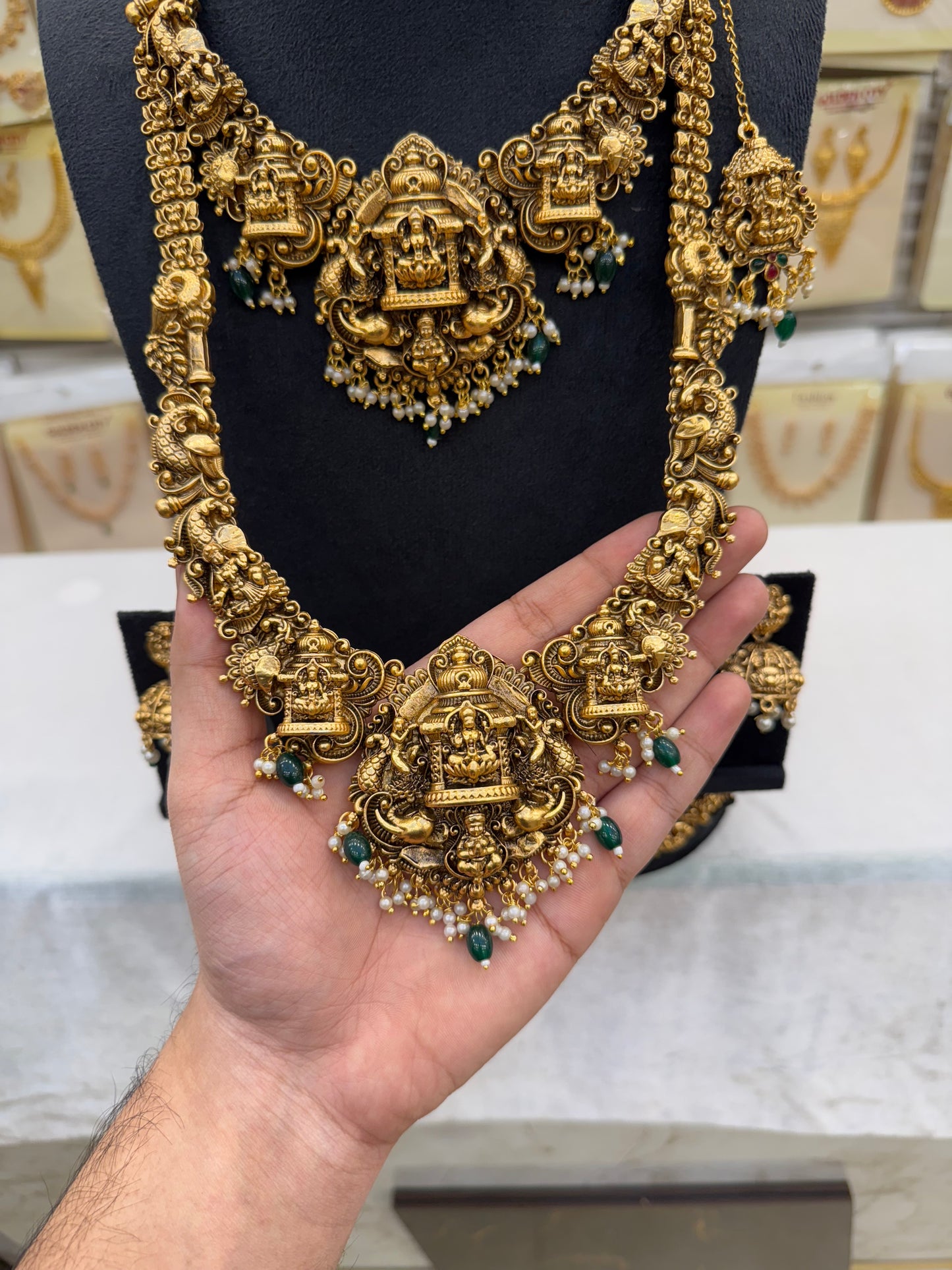 Antique Green Beats Bridal Set