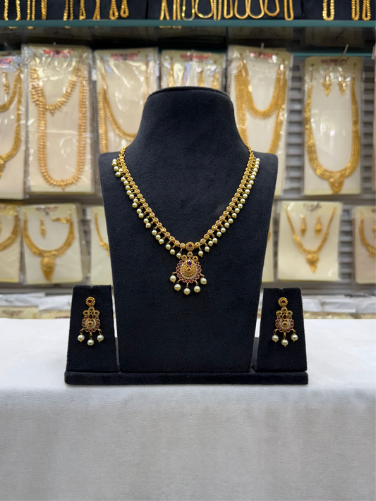 Pearl Glow Antique Necklace