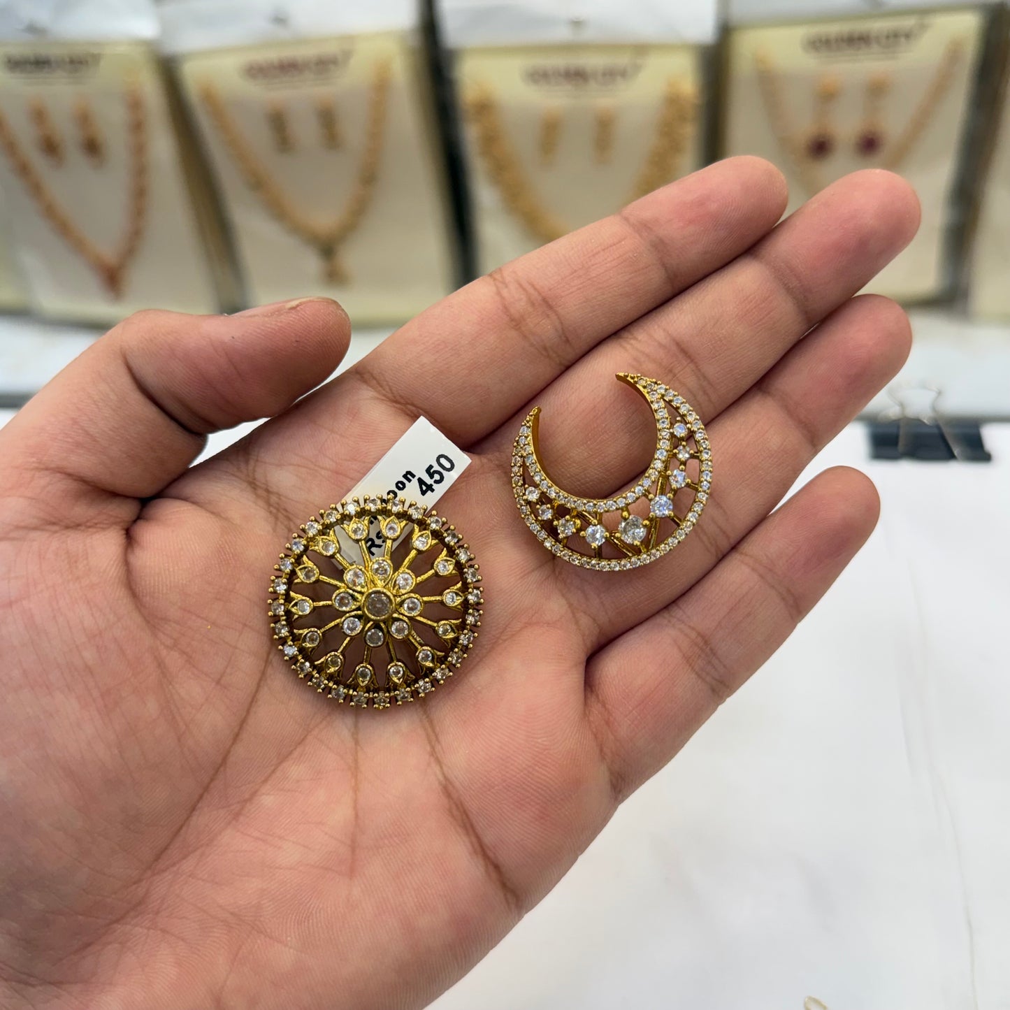 White Stone Sun & Moon Bila