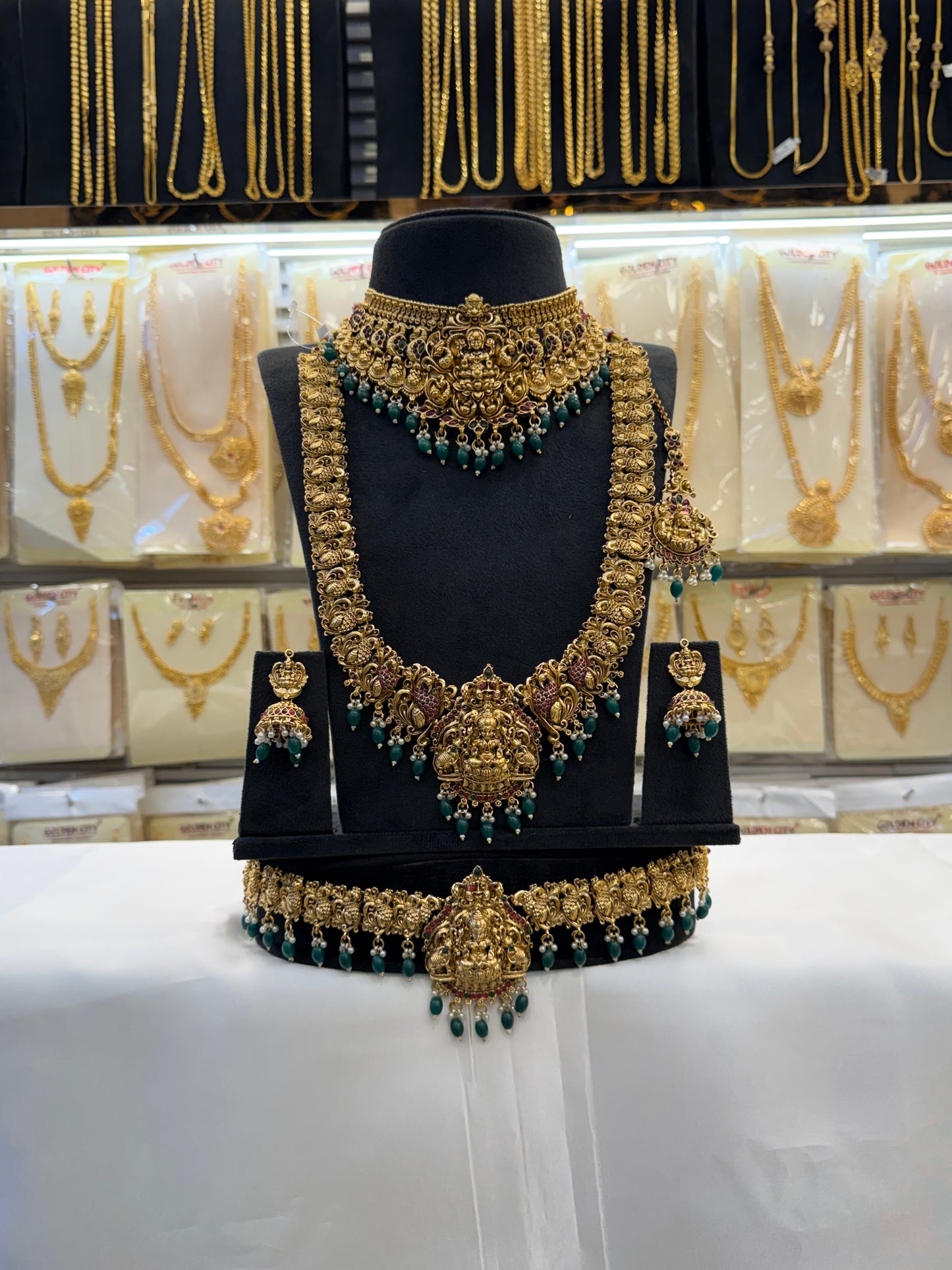 Antique Green Beats Choker Set
