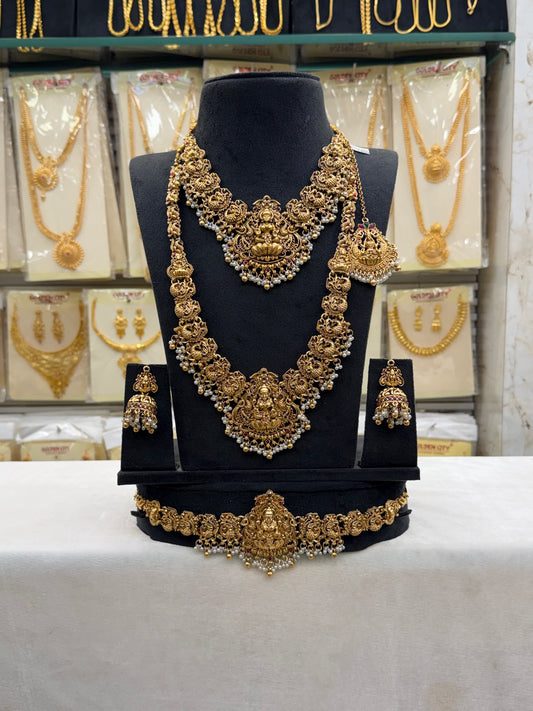 Antique Beats Model  Bridal Set