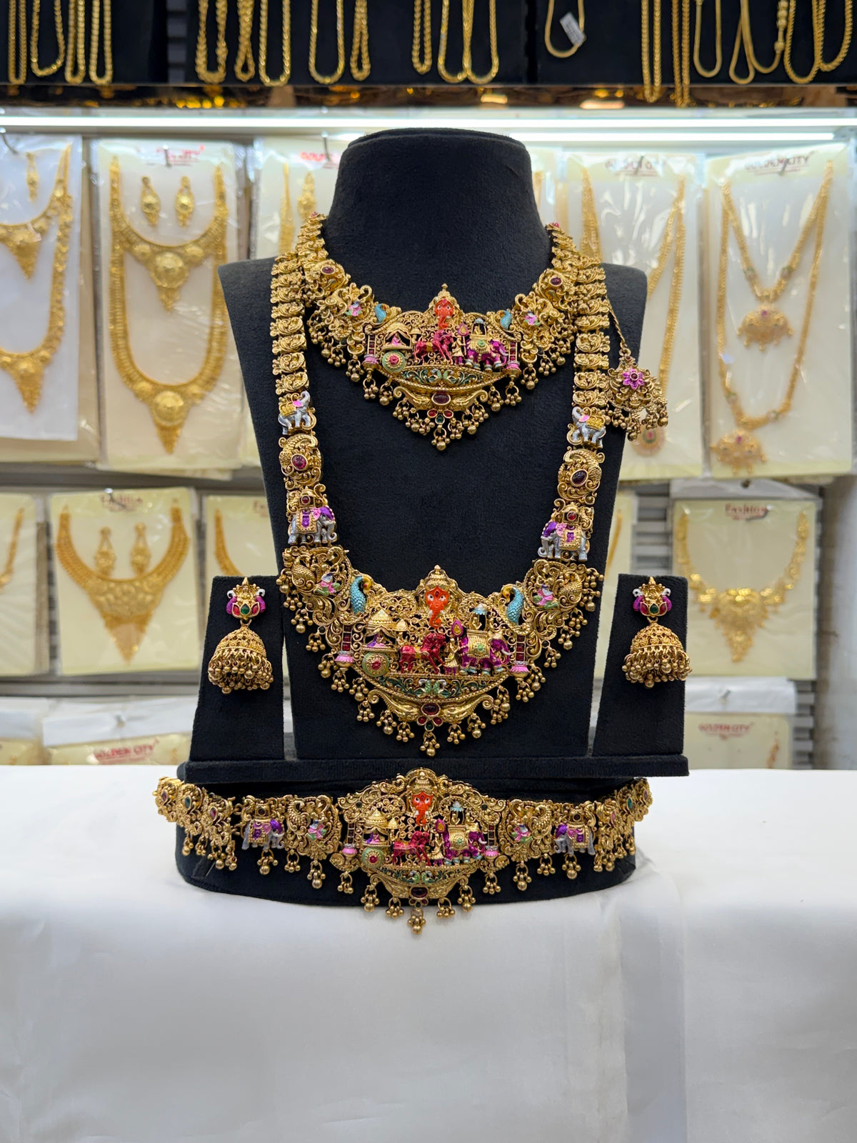 Grand Enamel Design Bridal Set