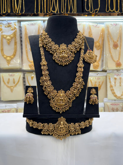 Antique Beats Model  Bridal Set