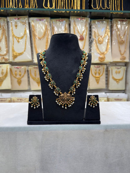 Antique Green Lotus Design Necklace
