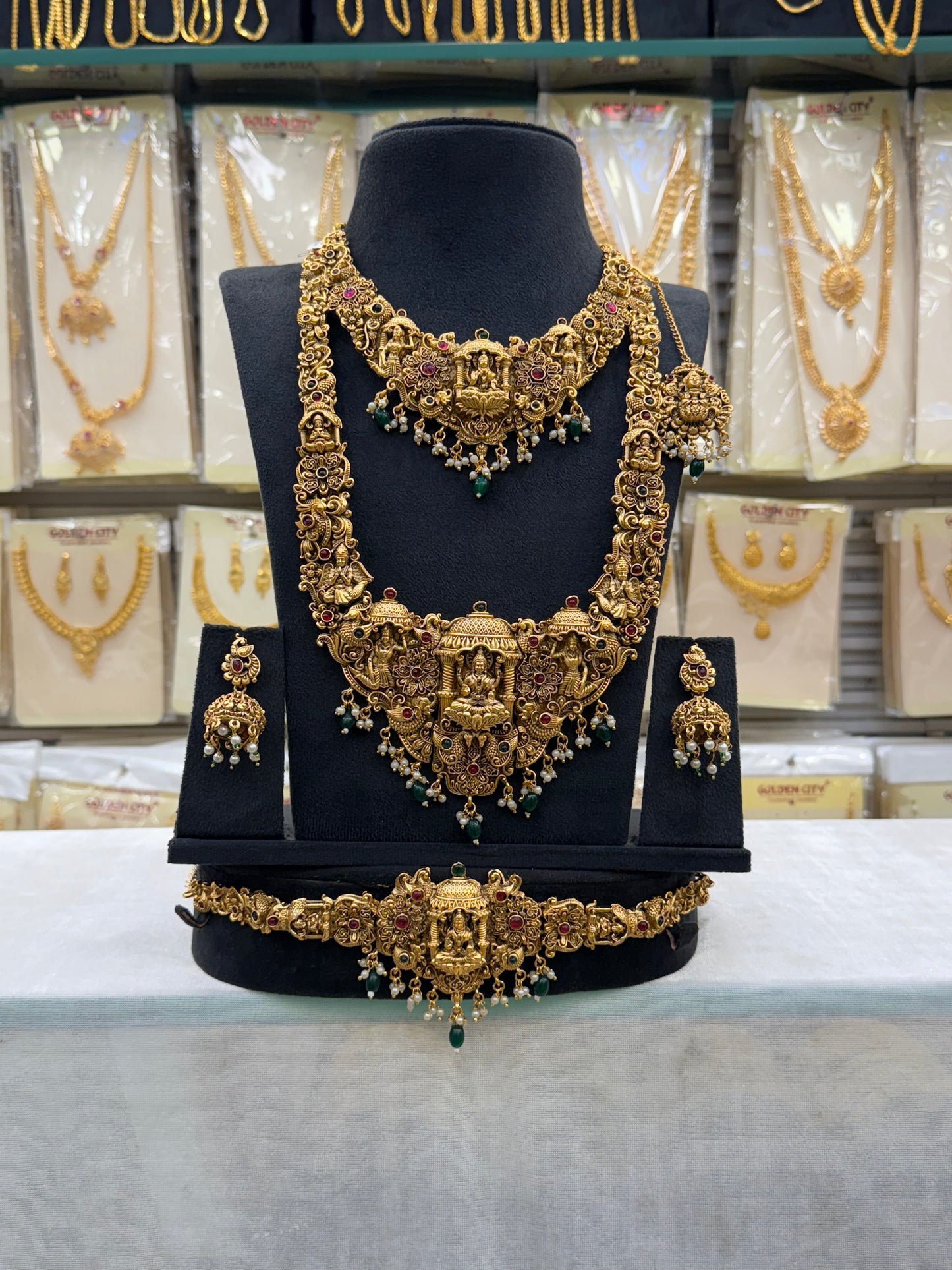 Antique Trending Design Bridal Set Green Beats