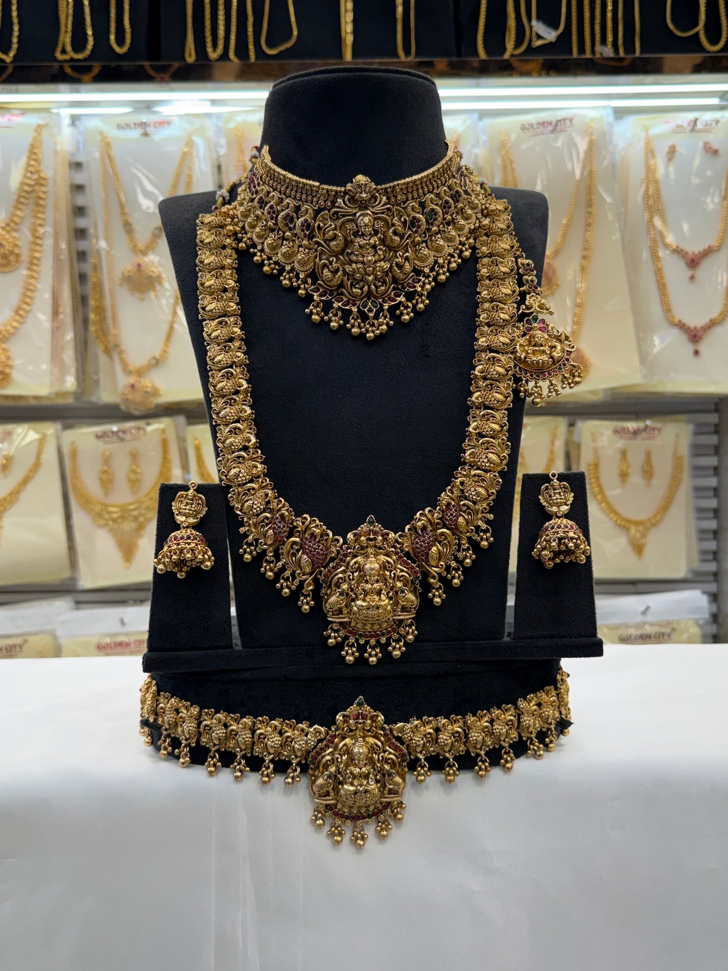 Trending Antique Choker  Bridal Set