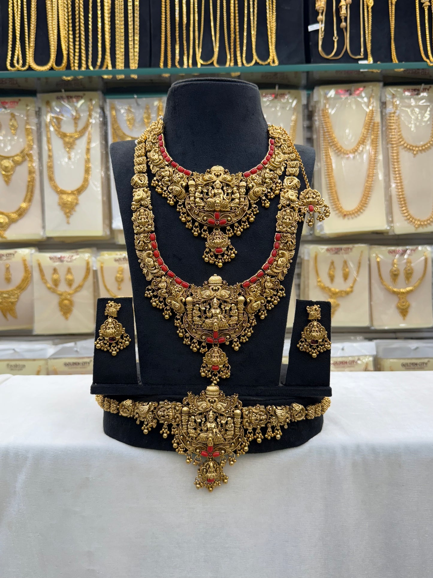 Coral Stone Antique Bridal Set