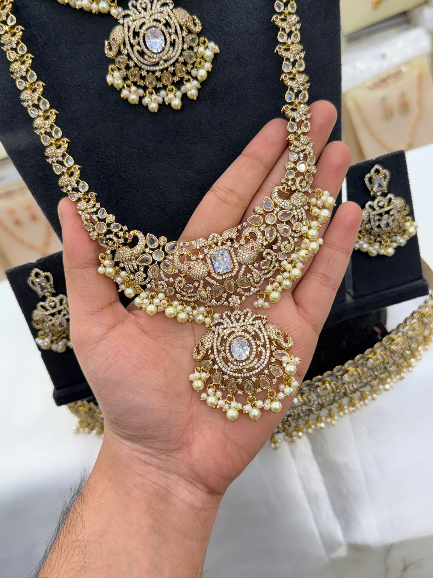 Elegant Victorian Bridal Set - White Beats