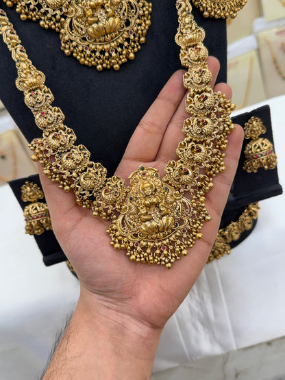 Antique Beats Model  Bridal Set