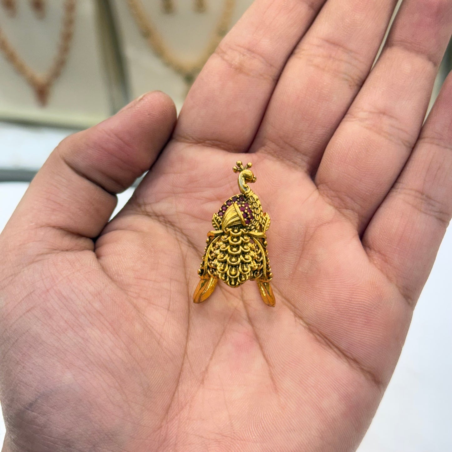 Elegant Peacock Design Finger Ring