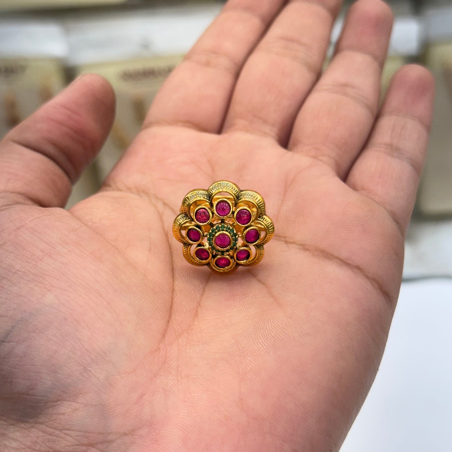 Elegant Flower Design Finger Ring
