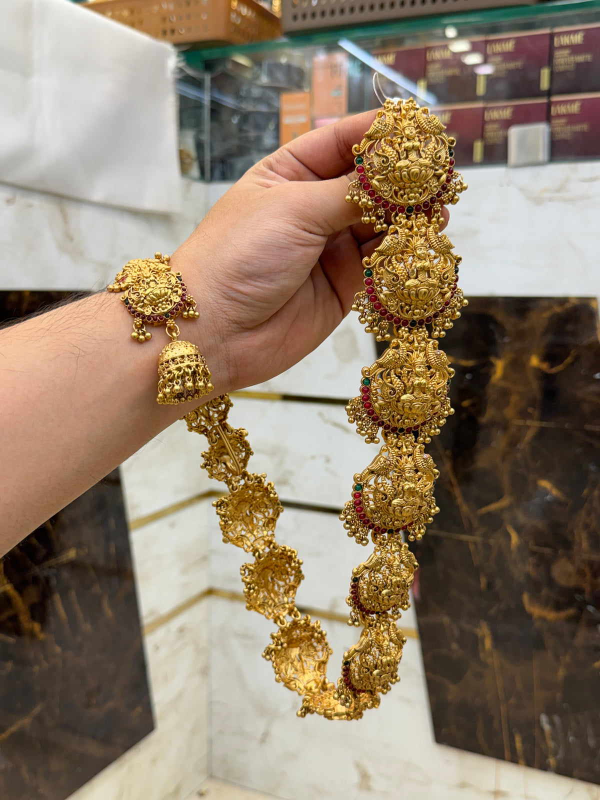Antique Temp Stone Work Long Jada