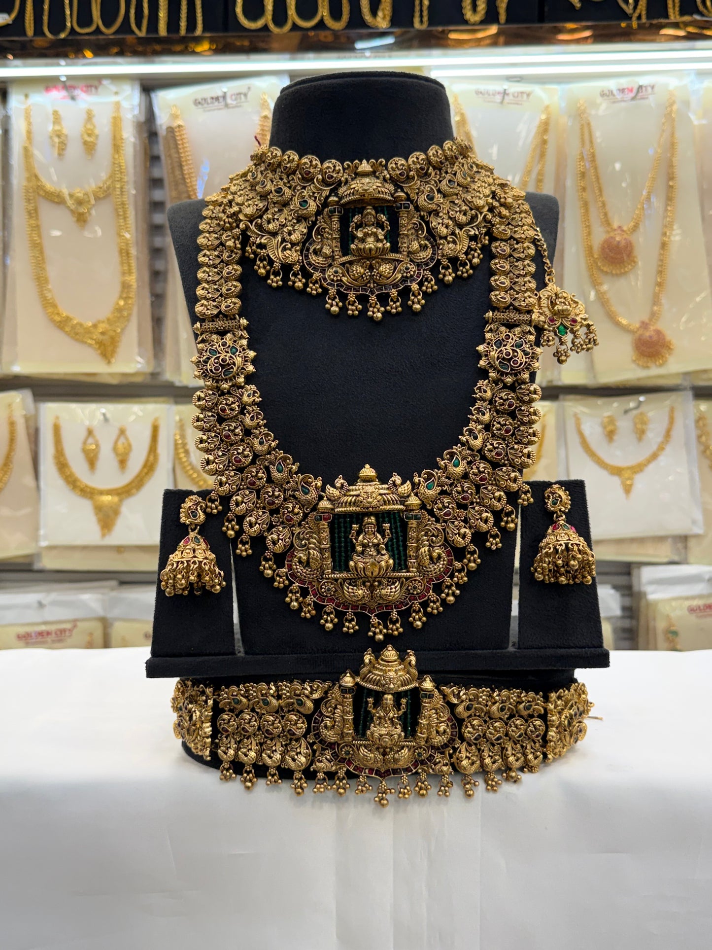 Trending Antique Bridal Set