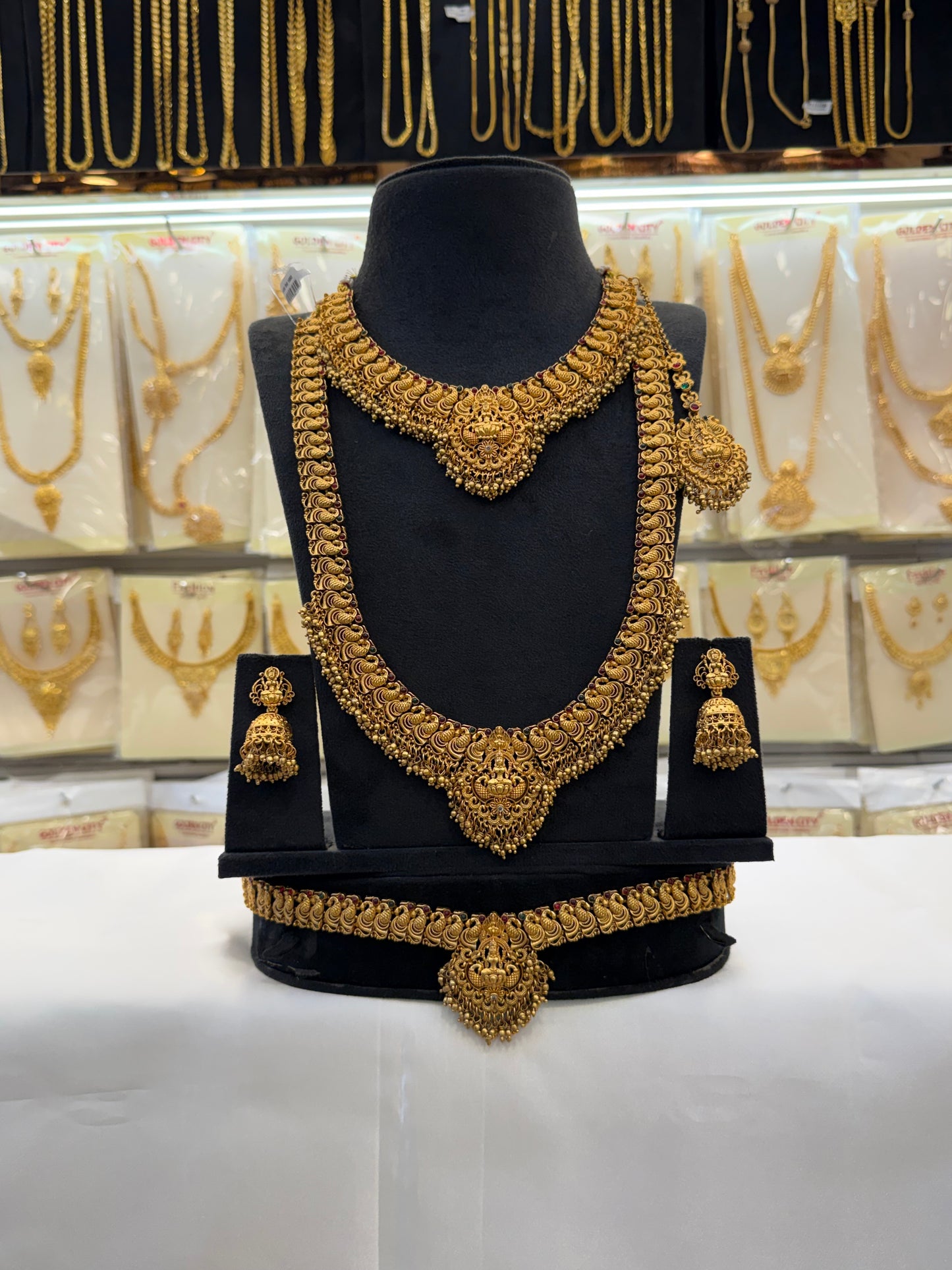 Simple antique bridal set