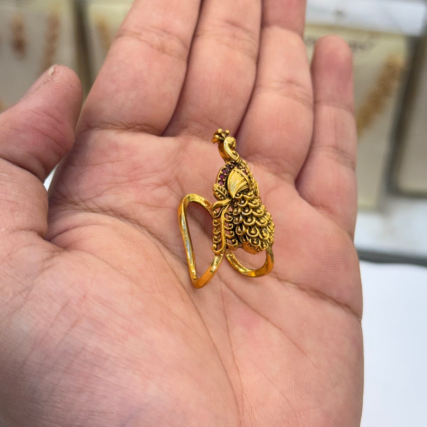 Elegant Peacock Design Finger Ring