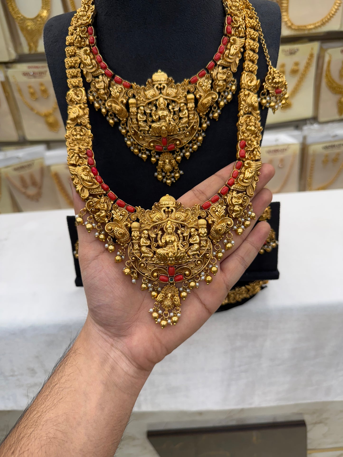 Coral Stone Antique Bridal Set