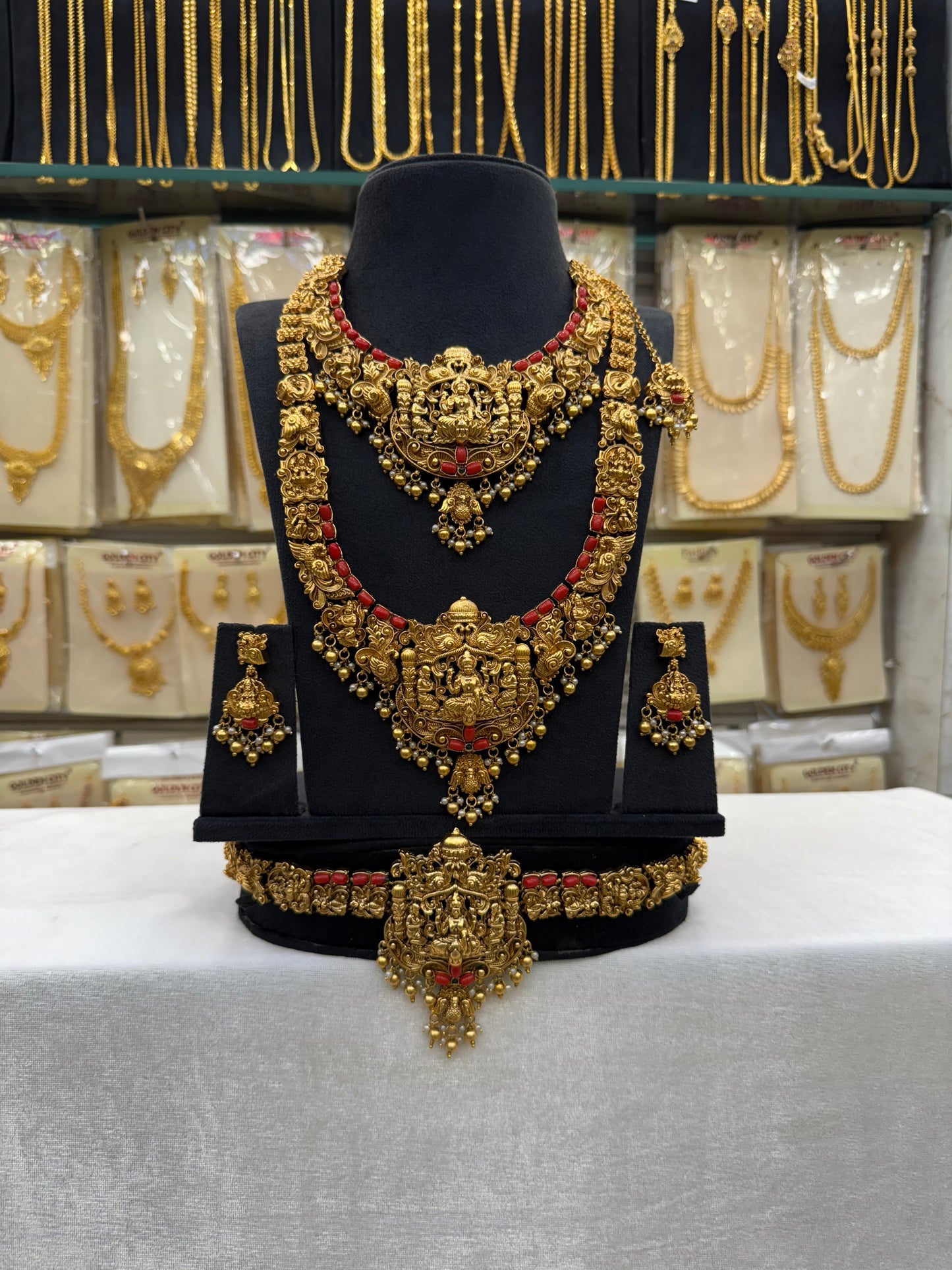 Coral Stone Antique Bridal Set